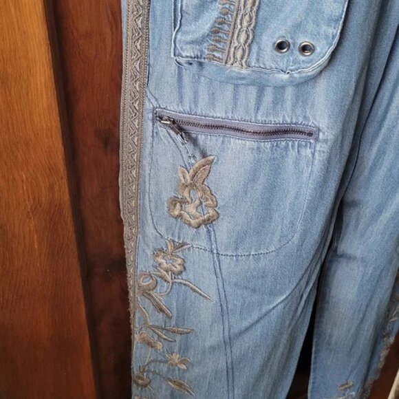 Johnny Was Biya Aventura Embroidered Cargo Denim Pants - Picture 6 of 14
